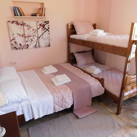 A Bright Home Away From Home Паралион-Астрос Экстерьер фото